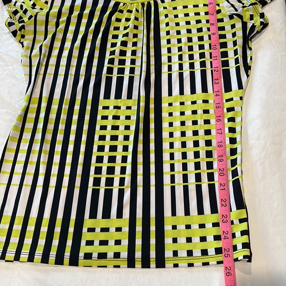 Worthington Short Sleeve Yellow,Black &White Stripe Blouse Size Medium Like New - Picture 5 of 7